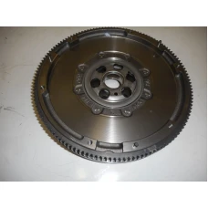 ZAMAJAC Volkswagen Golf 2009 VI 03L105266BS