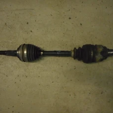POLUOSOVINA PREDNJA LIJEVA Toyota RAV4 1999 2.0