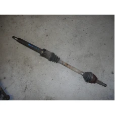 POLUOSOVINA PREDNJA DESNA Ford Fusion  2005 1.4 TDCI