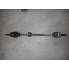 POLUOSOVINA PREDNJA DESNA Toyota Yaris 2002 1.5
