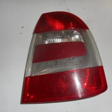 ŠTOP SVIJETLO DESNA Škoda Superb 2006 2.5 TDI AUT. 3U5945112A