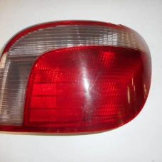 ŠTOP SVIJETLO DESNA Toyota Yaris 2002 1.0