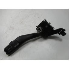 RUČICA POD VOLANOM Volkswagen Golf 2005 1.9TDI 1k0953513a