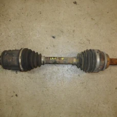 POLUOSOVINA PREDNJA DESNA Toyota RAV4 2002 2.D DID