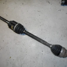 POLUOSOVINA PREDNJA DESNA Peugeot 4007 2009 2.2 HDI