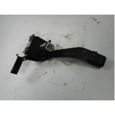 RUČICA POD VOLANOM Volkswagen Golf 2004 1.9TDI