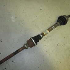 POLUOSOVINA PREDNJA DESNA Peugeot 308 2009 1.6HDI BREAK