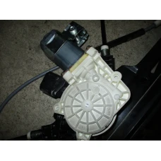 MEHANIZAM STAKLA PREDNJA LIJEVA BMW 5 2005 530D AUT.