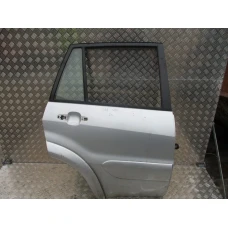VRATA ZADNJA DESNA Toyota RAV4 2004 2.0D4D