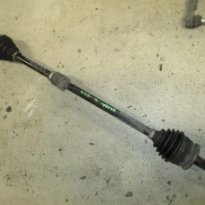 POLUOSOVINA PREDNJA DESNA Opel Astra 2014 1.3DTE