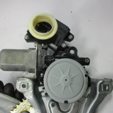 MEHANIZAM STAKLA ZADNJA DESNA Toyota Verso 2010 2.0D4D 698300F040