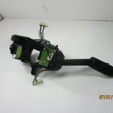RUČICA POD VOLANOM Seat Leon 2013 1.6TDI 5Q0953507AC
