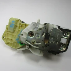 MEHANIZAM ZAKLJUČAVANJA ZADAJ DESNA Honda Jazz 2007 1.2