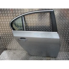 VRATA ZADNJA DESNA BMW 5 2004 520I