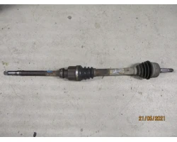 POLUOSOVINA PREDNJA DESNA Peugeot 206 2002 1.4HDI
