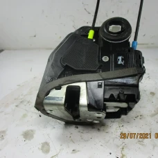 MEHANIZAM ZAKLJUČAVANJA ZADAJ DESNA Toyota Auris 2011 1.6