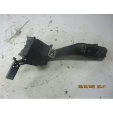 RUČICA POD VOLANOM Volkswagen Golf 2011 VI. 1.6TDI 1K0953519J