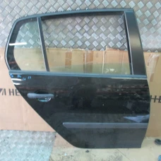 VRATA ZADNJA DESNA Volkswagen Golf 2004 V. 1.9 TDI