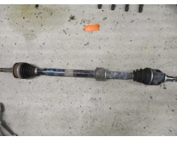 POLUOSOVINA PREDNJA DESNA Toyota Auris 2010 1.33