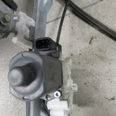 MEHANIZAM STAKLA PREDNJI DESNI Mitsubishi Colt 2008 1.3 5713A136