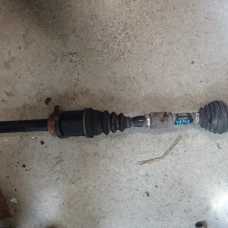 POLUOSOVINA PREDNJA DESNA Toyota Corolla Verso 2004 2.0D4D