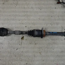 POLUOSOVINA PREDNJA DESNA Toyota Corolla Verso 2007 2.2D4D