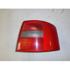 ŠTOP SVIJETLO DESNA Audi A6, S6 1998 1.8 AVANT