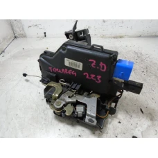 MEHANIZAM ZAKLJUČAVANJA ZADAJ DESNA Volkswagen Touareg 2003 5.0TDI 7l0839016b