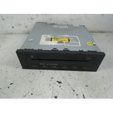 RADIO Audi A4, S4 2006 2.0TDI AVANT AUT. 8e0035111