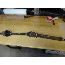 POLUOSOVINA PREDNJA DESNA Ford Focus 2012 1.6 16V AUT.