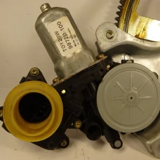 MEHANIZAM STAKLA PREDNJI DESNI Toyota Corolla Verso 2004 2.0D4D