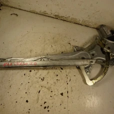 MEHANIZAM STAKLA PREDNJI DESNI Toyota Verso 2013 2.0D 698100f020