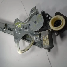 MEHANIZAM STAKLA PREDNJI DESNI Toyota Auris 2015 1.6D4D SW 8570102010