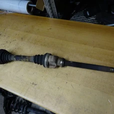 POLUOSOVINA PREDNJA DESNA Peugeot 407 2005 2.0HDI