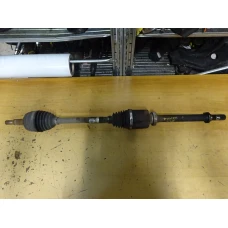 POLUOSOVINA PREDNJA DESNA Dacia DUSTER 2010 1.5DCI