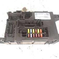 NOSAČ OSIGURAČA Opel Corsa 2013 1.4 16V 13424261