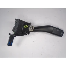RUČICA POD VOLANOM Volkswagen Golf 2006 PLUS 1.9TDI 1k0953519