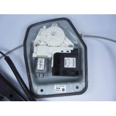 MEHANIZAM STAKLA PREDNJI DESNI Volkswagen Golf 2009 V. PLUS 2.0TDI 5m1837402k
