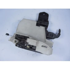 MEHANIZAM ZAKLJUČAVANJA PREDNJA DESNA Volkswagen Passat 2001 1.9TDI