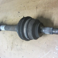 POLUOSOVINA PREDNJA DESNA Peugeot 3008 2009 1.6HDI 9684135480