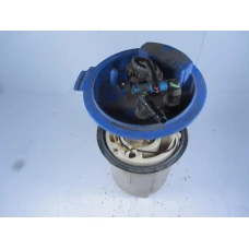 PUMPA U REZERVOARU Volkswagen Golf 2005 V. 1.6 FSI