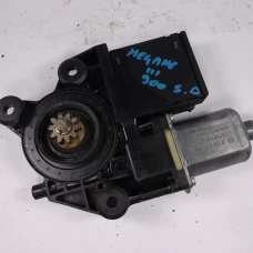 MEHANIZAM STAKLA PREDNJI DESNI Renault MEGANE III  2011 1.5 DCI 807301396r