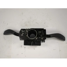 RUČICA POD VOLANOM Volkswagen Polo 2012 1.2 6q0953503ec