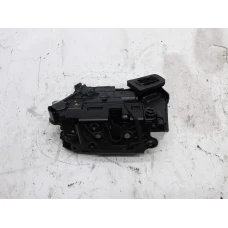 MEHANIZAM ZAKLJUČAVANJA ZADAJ DESNA Volkswagen Passat 2015 2.0 TDI AUT 4MATIC VARIANT 5e0839016a