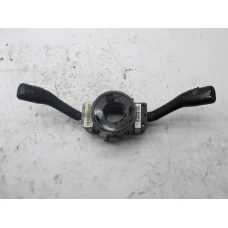 RUČICA POD VOLANOM Volkswagen Golf 2000 1.4 4b0953503f