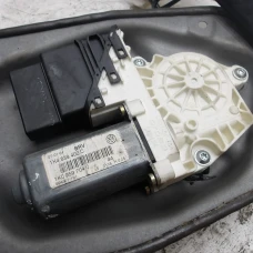MEHANIZAM STAKLA ZADNJA DESNA Volkswagen Golf 2004 V. 1.9 TDI 1k4839462a  1k4839402c
