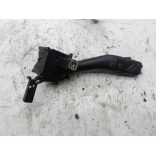 RUČICA POD VOLANOM Volkswagen Golf 2009 VI. 1.6TDI 1k0953519j