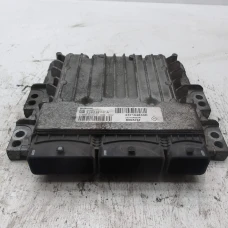 RAČUNALNIK MOTORA Renault SCENIC 2015 III. 1.5 DCI 237104833r