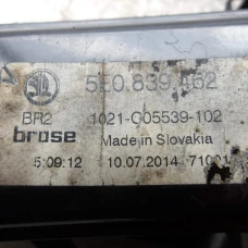 MEHANIZAM STAKLA ZADNJA DESNA Škoda Octavia 2014 COMBI 1.2 TSI AUT. 5e0839462