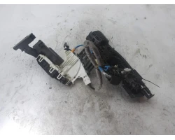 MEHANIZAM ZAKLJUČAVANJA PREDNJA DESNA Mercedes-Benz CLA 2015 180D AUT. A1667200435